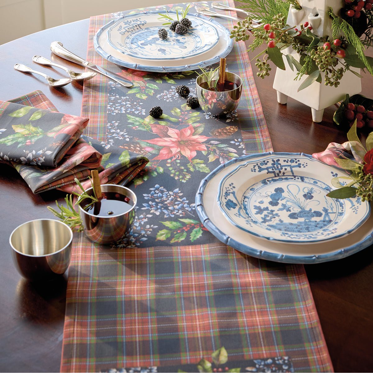 Monticello Poinsettia Table Runner - Shop-orias